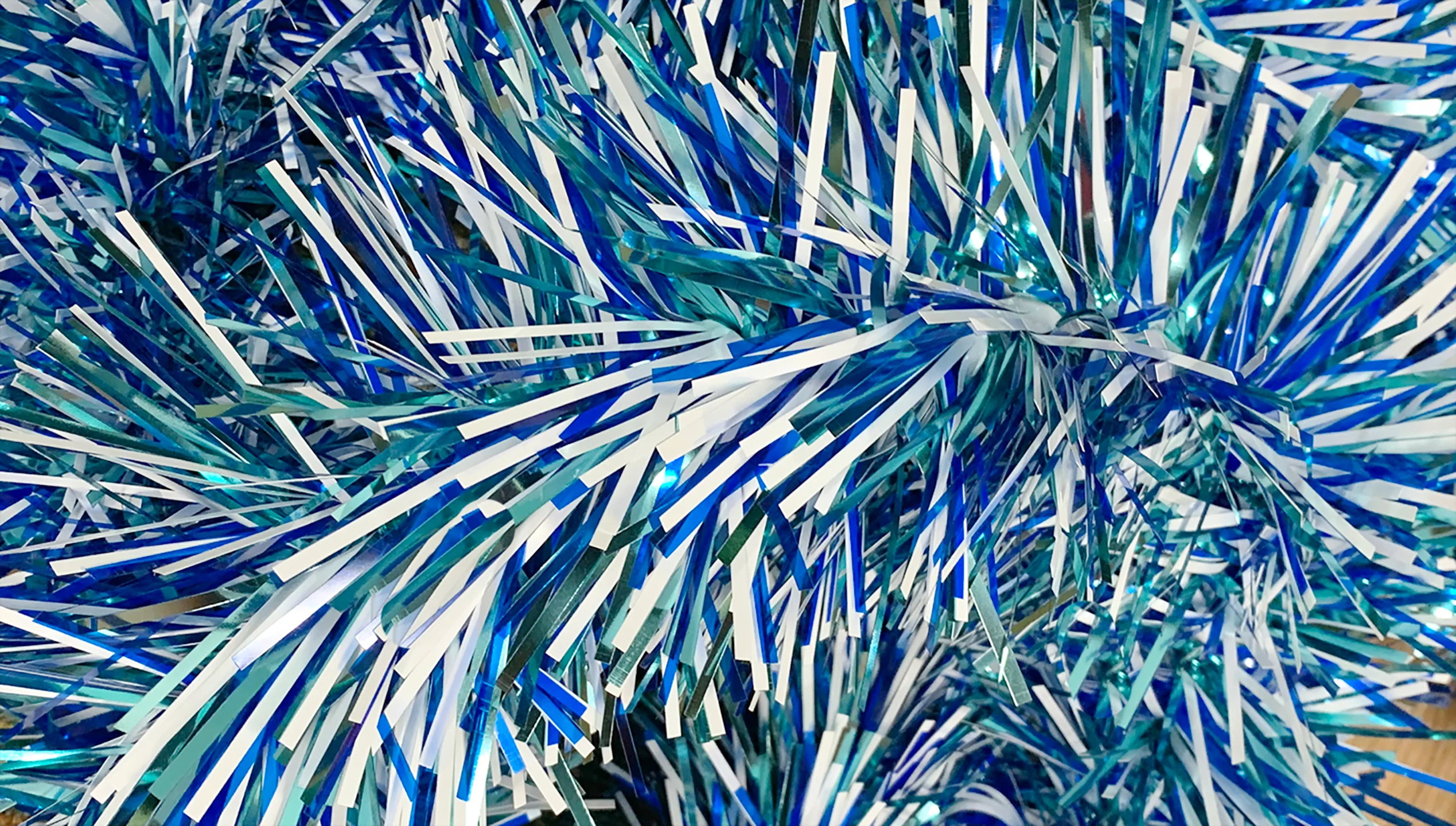 6" Metallic Aqua Translucent Blue and White Garland 20' Section
